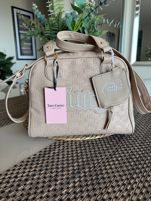 Cartera Juicy Couture – String of Pearls Satchel Café Emboss